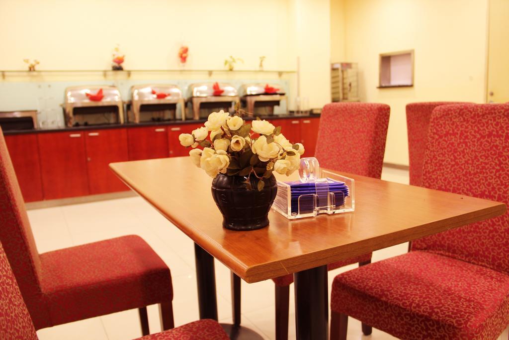 Hanting Express Tianjin Haixin District Yujiapu Тиендзин Екстериор снимка